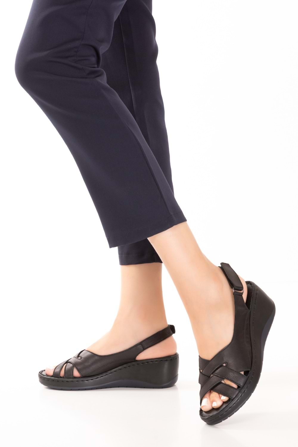 Gondol Hakiki Deri Dolgu Topuklu Sandalet asy.848 - Siyah - 42