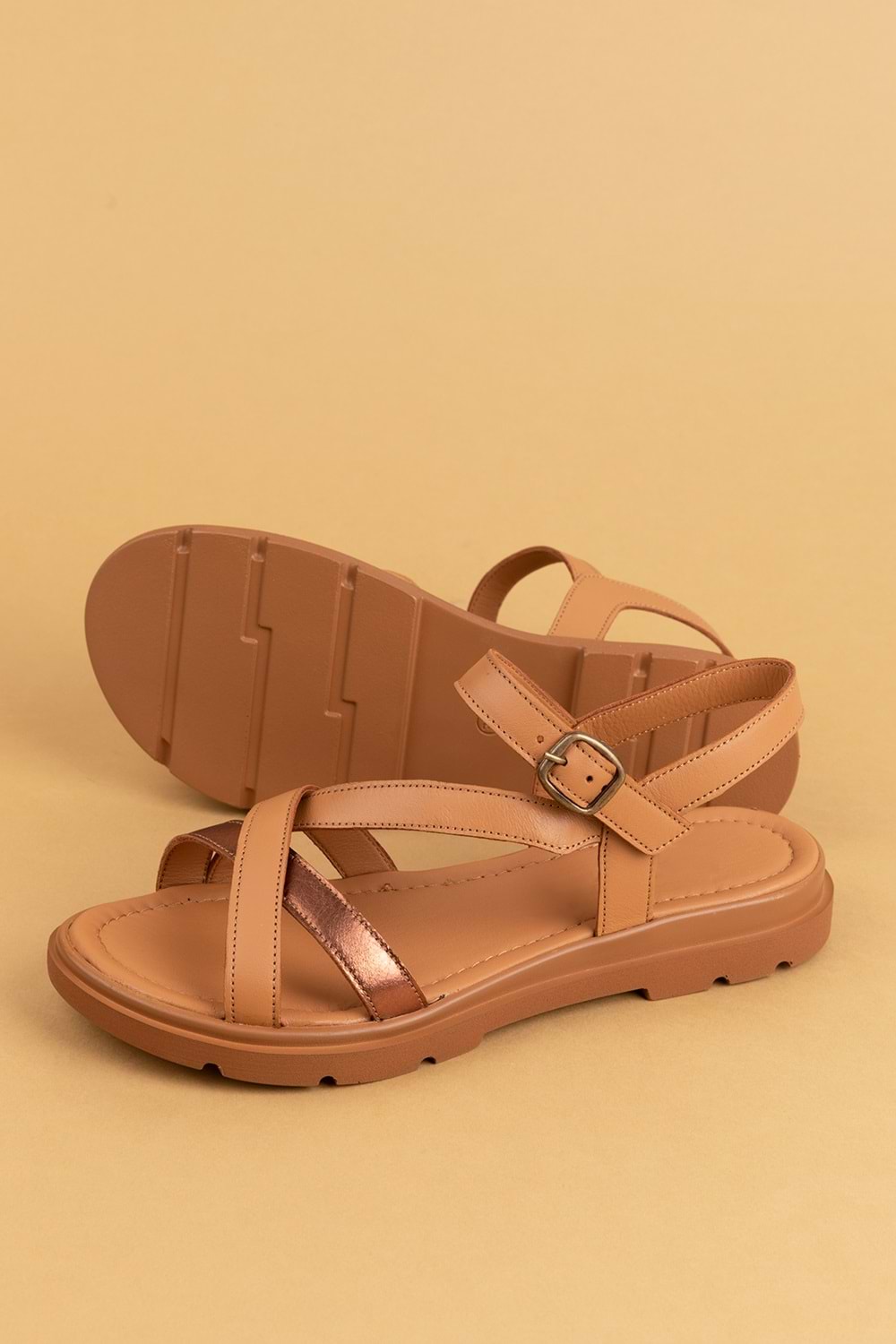 Gondol Hakiki Deri Rahat Günlük Sandalet asy.955 - Taba - 36