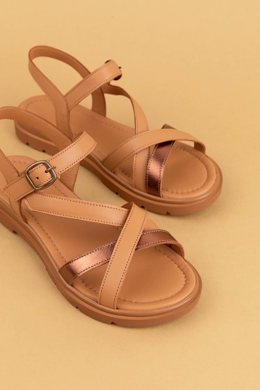 Gondol Hakiki Deri Rahat Günlük Sandalet asy.955 - Taba - 36