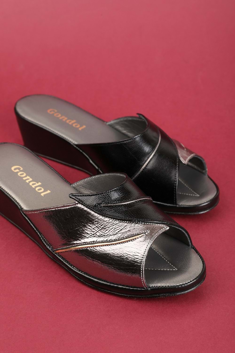 Gondol Hakiki Deri Şık Atom Ev Terliği Blc.17 - Siyah-Platin - 38