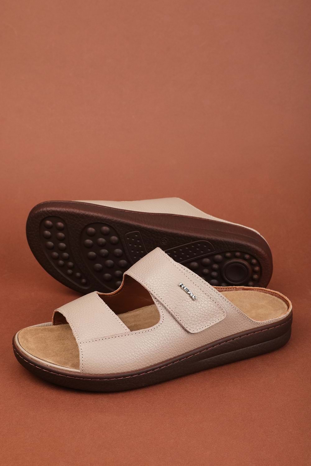 Gondol Erkek Hakiki Deri Tabanı Çıkabilen Özel Cırtlı Terlik rl.5302 - Vizon - 41