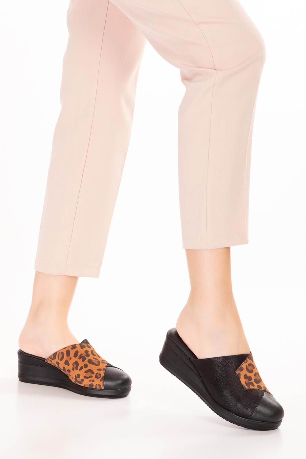 Gondol Kadın Hakiki Deri Dolgu Topuk Leopar Detaylı Sabo Terlik özl.81 - Taba Leopar - 36