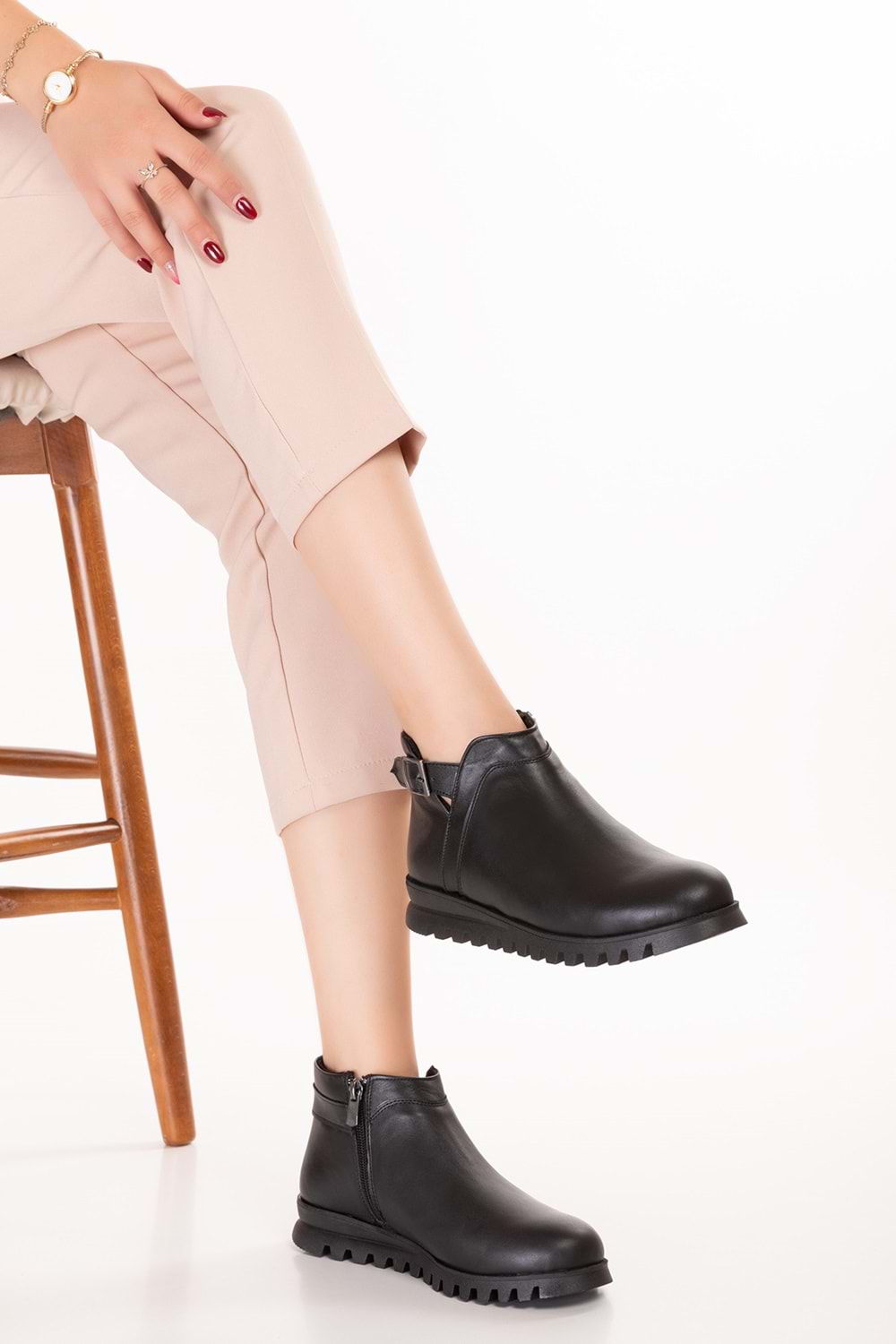 Gondol Hakiki Deri Kaymaz Taban Rahat Günlük Şık Bot mlk.3601 - Siyah - 36