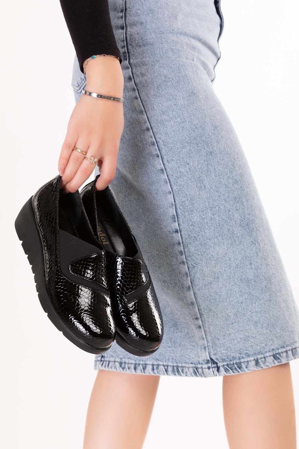 Gondol Kadın Hakiki Deri Dolgu Topuk Rahat Şık Anne Ayakkabısı erp.26501 - Siyah Petek - 39