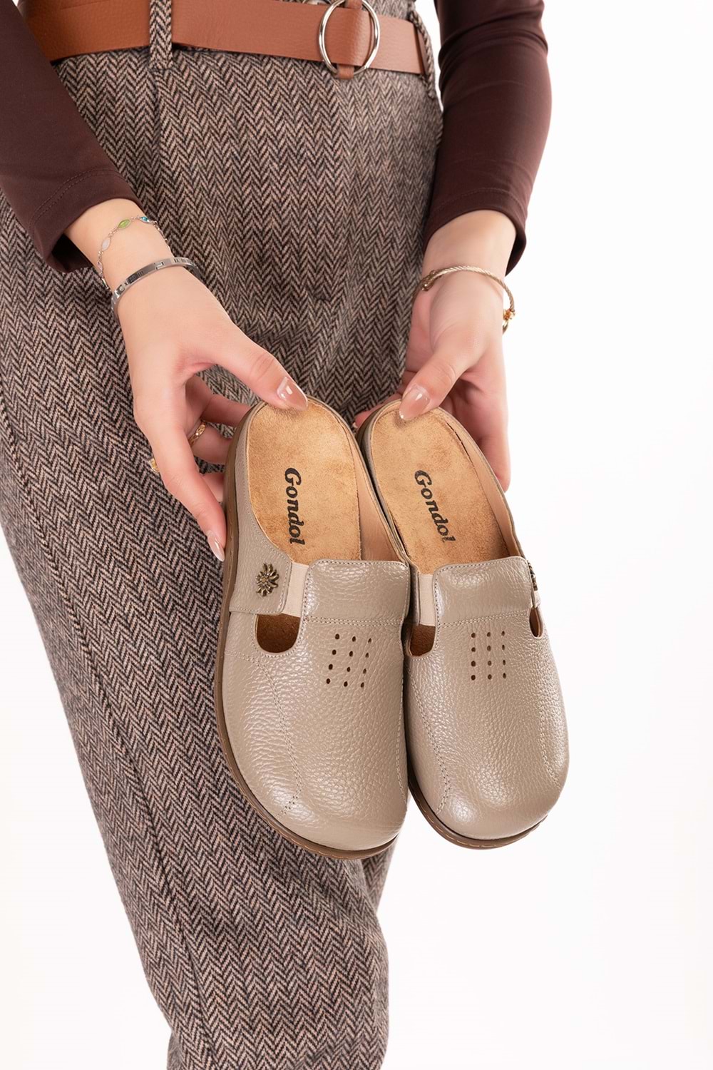 Gondol Kadın Hakiki Deri Özel Tabanı Çıkabilen Sabo Ev ve Dışarı Terlik yprk.280 - Vizon - 39