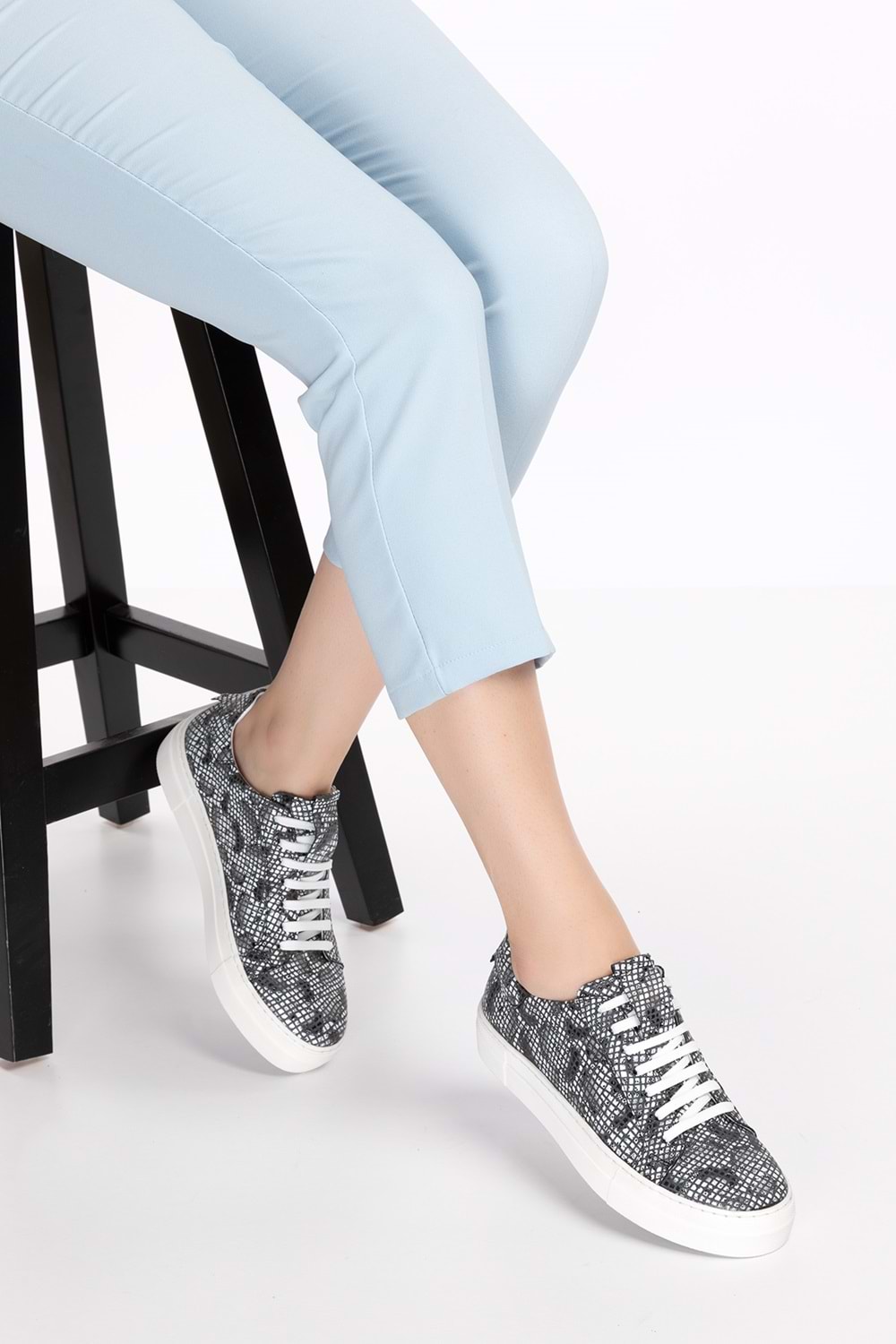 Gondol Hakiki Deri Anatomik Taban Spor Ayakkabı als.352 - Siyah Yılan - 39