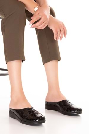 Gondol Hakiki Deri Ev Terliği Siyah Petek 40 özl.325