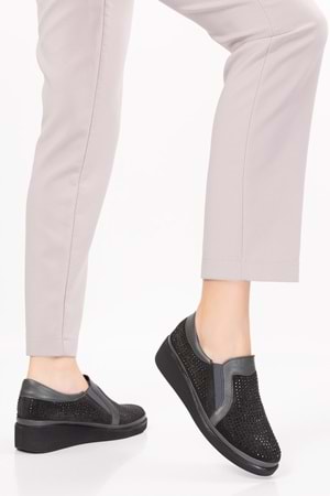 Gondol Hakiki Deri Anatomik Taban Taş Detaylı Ayakkabı gndl.19570 - Gri - 40