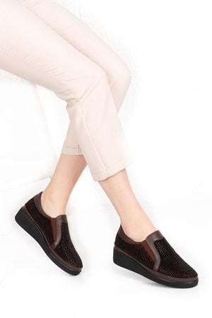 Gondol Hakiki Deri Anatomik Taban Taş Detaylı Ayakkabı gndl.19570 - Kahverengi - 40