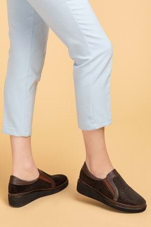 Gondol Hakiki Deri Anatomik Taban Taş Detaylı Ayakkabı gndl.19570 - Kahverengi - 40