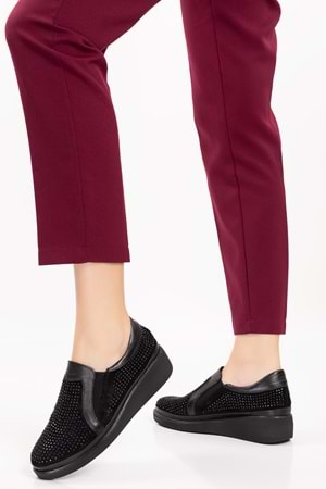 Gondol Hakiki Deri Anatomik Taban Taş Detaylı Ayakkabı gndl.19570 - Siyah - 37