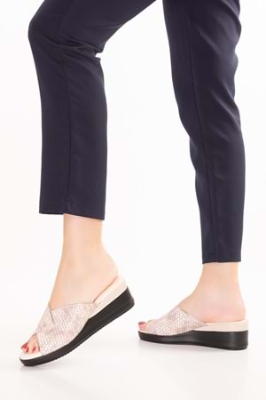 Gondol Hakiki Deri Ev Terliği özl.2763 - Bej Croco - 36