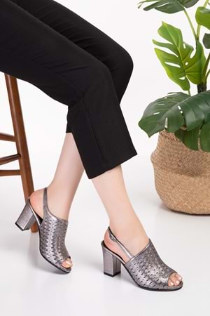 Gondol Kadın Hakiki Deri Lazer Kesim Klasik Topuklu Ayakkabı şhn.835 - Platin - 35