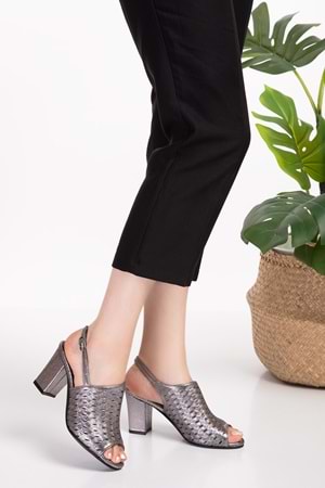 Gondol Kadın Hakiki Deri Lazer Kesim Klasik Topuklu Ayakkabı şhn.835 - Platin - 35