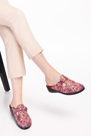 Gondol Kadın Hakiki Deri Ortopedik Sabo Terlik yprk.707 - Pembe Desen - 37