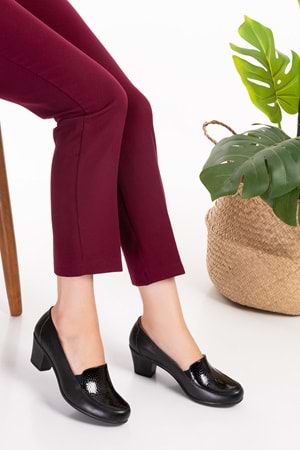 Gondol Hakiki Deri Rahat Klasik Topuklu Ayakkabı vdt.206 - Siyah Petek - 35