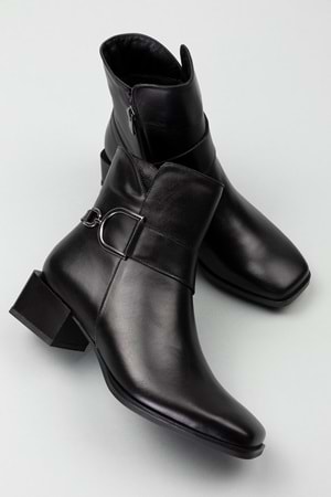 Gondol Kadın Hakiki Deri Toka Detay Orta Boy Topuk Bot Ast.5004 - Siyah - 36