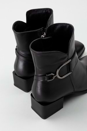 Gondol Kadın Hakiki Deri Toka Detay Orta Boy Topuk Bot Ast.5004 - Siyah - 36