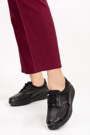 Gondol Hakiki Deri Kadın Kemik Çıkıntısına Özel Ayakkabı at.4204 - Siyah - 36