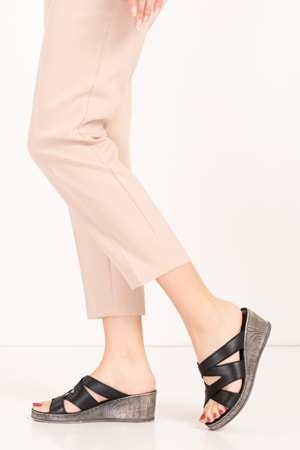 Gondol Hakiki Deri Dolgu Topuklı Yumuşak Taban Rahat Terlik irm.78 - Siyah - 41