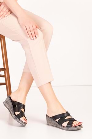 Gondol Hakiki Deri Dolgu Topuklı Yumuşak Taban Rahat Terlik irm.78 - Siyah - 41