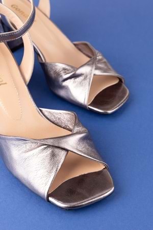 Gondol Kadın Hakiki Deri Topuklu Ayakkabı ast.6004 - Çelik - 35