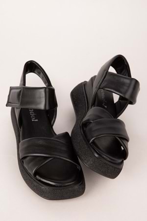 Gondol Kadın Hakiki Deri Cırtlı Sandalet elnr.481 - Siyah - 36