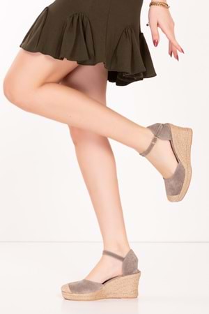 Gondol Kadın Hakiki Deri Dolgu Topuk Platform Sandalet ell.6215 - Gri Süet - 42