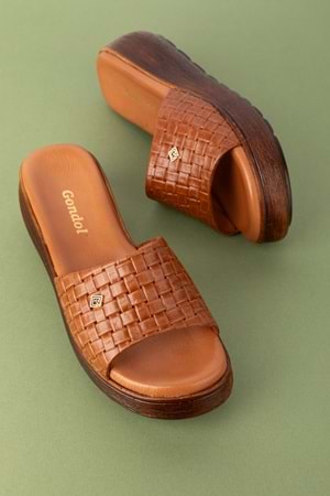 Gondol Kadın Hakiki Deri Günlük Dolgu Topuklu Terlik yprk.2401 - Taba - 39