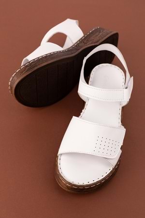 Gondol Kadın Hakiki Deri Günlük Rahat Cırtlı Sandalet iz.8403 - Beyaz - 41
