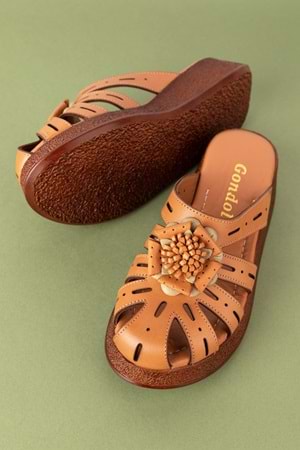 Gondol Hakiki Deri Çiçek Detaylı Sabo Terlik mlk.3227 - Taba - 41