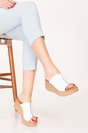 Gondol Kadın Hakiki Deri Platform Tabanlı Terlik anl.3241 - Beyaz - 42