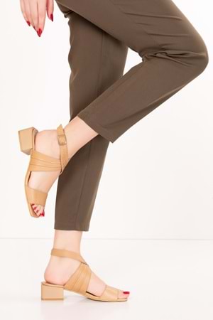 Gondol Kadın Hakiki Deri Tek Bantlı Kısa Topuklu Ayakkabı ast.2001 - Taba - 40