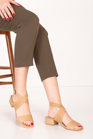 Gondol Kadın Hakiki Deri Tek Bantlı Kısa Topuklu Ayakkabı ast.2001 - Taba - 40