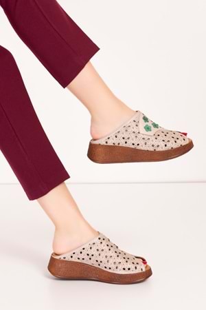 Gondol Hakiki Deri Çiçek Detaylı Dekolte Terlik mlk.5803 - Bej - 37