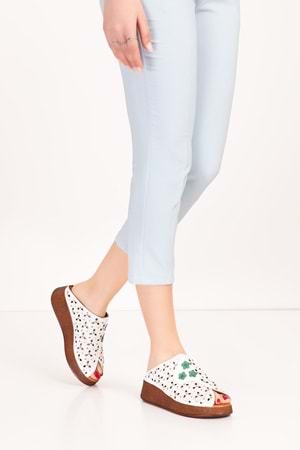 Gondol Hakiki Deri Çiçek Detaylı Dekolte Terlik mlk.5803 - Beyaz - 38