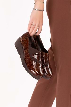 Gondol Kadın Hakiki Deri Dolgu Topuk Rahat Şık Anne Ayakkabısı erp.26501 - Kahve Petek - 38