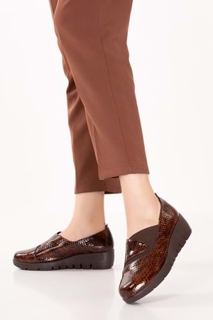 Gondol Kadın Hakiki Deri Dolgu Topuk Rahat Şık Anne Ayakkabısı erp.26501 - Kahve Petek - 38