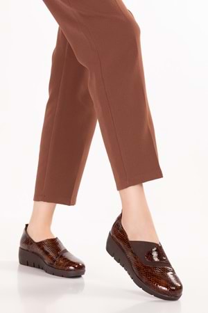 Gondol Kadın Hakiki Deri Dolgu Topuk Rahat Şık Anne Ayakkabısı erp.26501 - Kahve Petek - 38