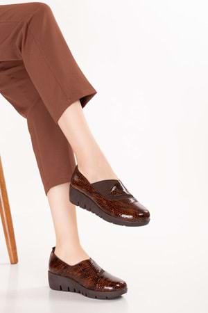 Gondol Kadın Hakiki Deri Dolgu Topuk Rahat Şık Anne Ayakkabısı erp.26501 - Kahve Petek - 38