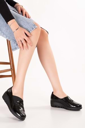 Gondol Kadın Hakiki Deri Dolgu Topuk Rahat Şık Anne Ayakkabısı erp.26501 - Siyah Petek - 36