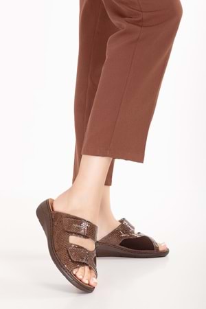 Gondol Kadın Hakiki Deri Kemik Çıkıntısına Özel Tabanı Çıkan Terlik rl.2840 - Kahve Petek - 36