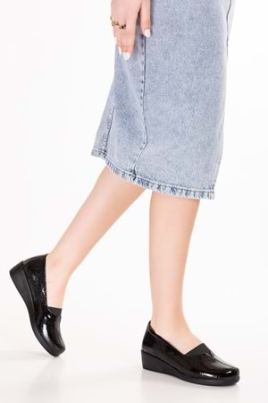 Gondol Kadın Hakiki Deri Dolgu Topuk Rahat Şık Anne Ayakkabısı vdt.2607 - Siyah Petek - 38