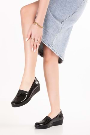 Gondol Kadın Hakiki Deri Dolgu Topuk Rahat Şık Anne Ayakkabısı vdt.2607 - Siyah Petek - 38