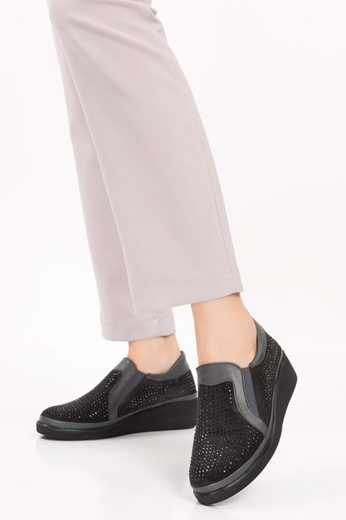 Gondol Hakiki Deri Anatomik Taban Taş Detaylı Ayakkabı gndl.19570 - Gri - 37