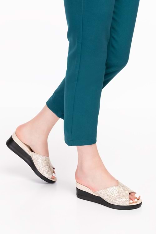 Gondol Hakiki Deri Ev Terliği özl.2763 - Bej Croco - 36