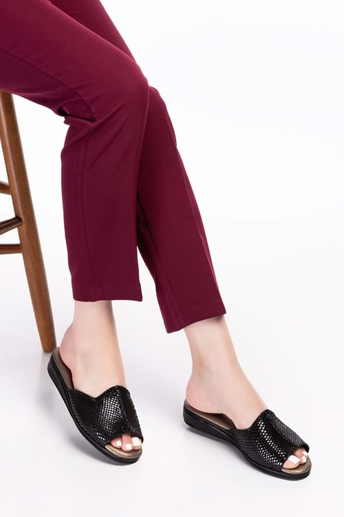 Gondol Kadın Hakiki Deri Şık Rahat Ev Terliği kayaş.132 - Siyah Yılan - 34