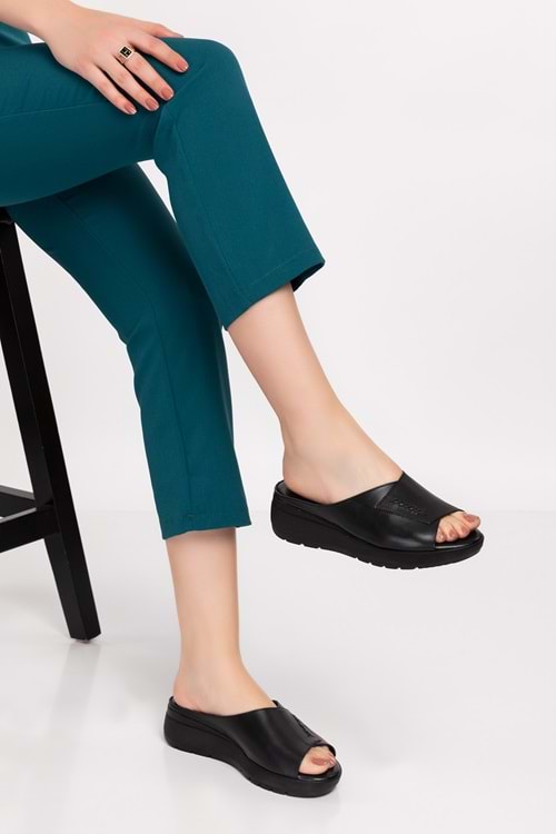 Gondol Hakiki Deri Dolgu Topuk Terlik özl.404 - Siyah - 37