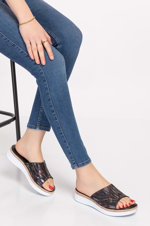 Gondol Hakiki Deri Anatomik Taban Baskılı Terlik Kla.10 - Siyah - 37