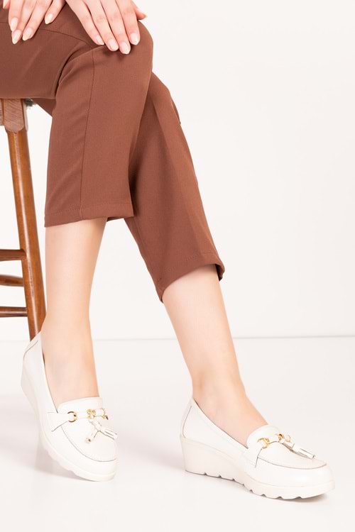 Gondol Kadın Hakiki Deri Dolgu Topuk Rahat Şık Anne Ayakkabısı ell.6821 - Krem - 42